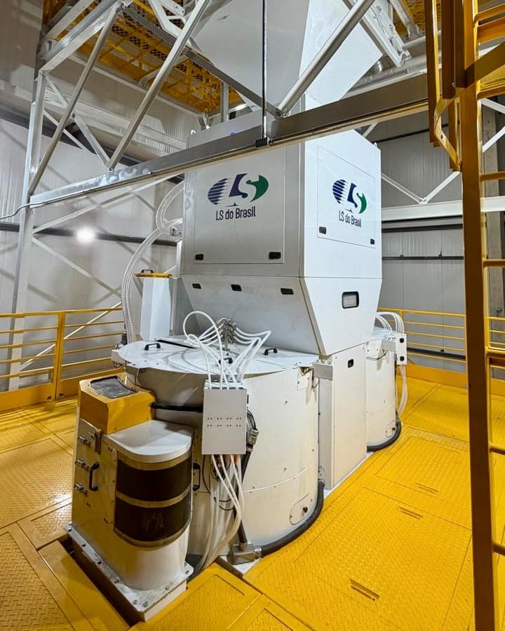 LS-B300D em operação – tratamento de sementes industrial em batelada 2